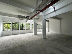 North Canal Road (D1), Retail #456913351